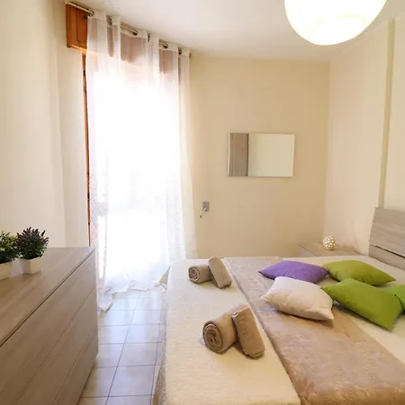 In Good Location And With Balcony - Nicole In Salento *